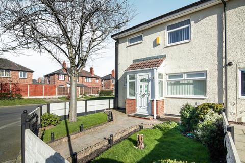 3 bedroom end of terrace house to rent, Martlet Close, Manchester, M14