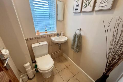 15 Berrydale, Northampton, NN3 5EQ
