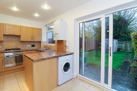 3 bedroom terraced house to rent, Laurier Road, Croydon