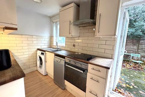 2 bedroom apartment to rent, 33 Mountgrove Road, London