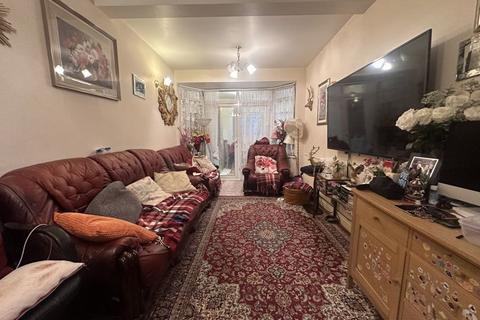 4 bedroom property for sale, Ascot Gardens, Southall