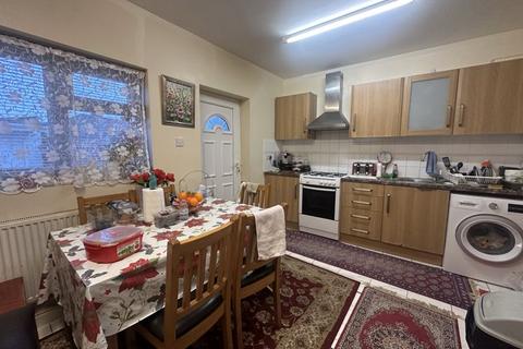 4 bedroom property for sale, Ascot Gardens, Southall