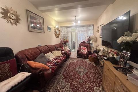 4 bedroom property for sale, Ascot Gardens, Southall