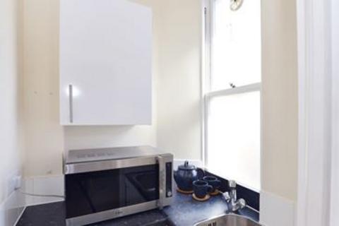 Studio to rent, 39 HILL STREET, London, W1J