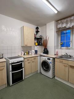 1 bedroom in a flat share to rent, Stamford Hill, London N16