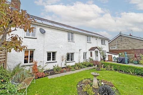 3 bedroom end of terrace house for sale, Langport Road, Somerton