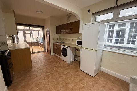 3 bedroom semi-detached house to rent, Princes Park Lane, Hayes, UB3