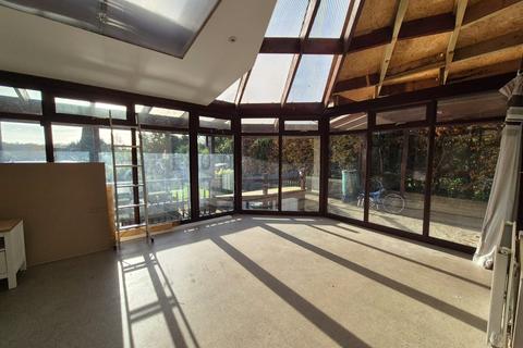 undefined, Kings Road, Alton, Hampshire, GU34