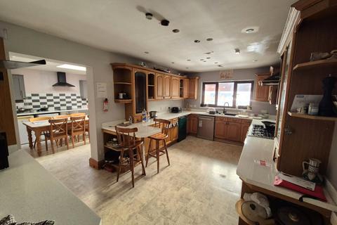 16 bedroom detached house for sale, Kings Road, Alton, Hampshire, GU34