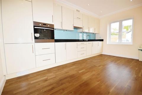 2 bedroom semi-detached house to rent, Latimer Road, Teddington