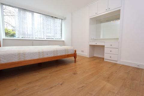 2 bedroom flat to rent, Ashbourne Close, Finchley / Wodoside Par N12