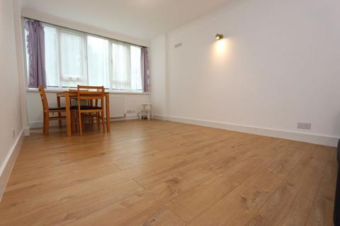 2 bedroom flat to rent, Ashbourne Close, Finchley / Wodoside Par N12