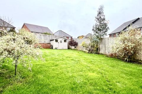 3 bedroom semi-detached house for sale, Larkspur Drive, Calne SN11