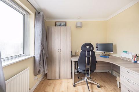 16 Apollo Way, Hemel Hempstead, HP2 5QG