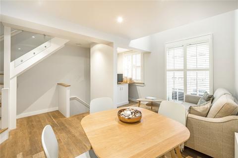 1 bedroom mews to rent, London W11