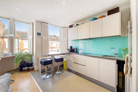 2 bedroom apartment to rent, Norfolk House Road, London SW16