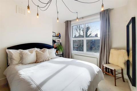 2 bedroom apartment to rent, Norfolk House Road, London SW16