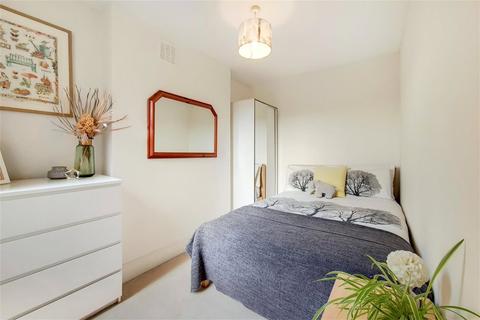 2 bedroom apartment to rent, Norfolk House Road, London SW16