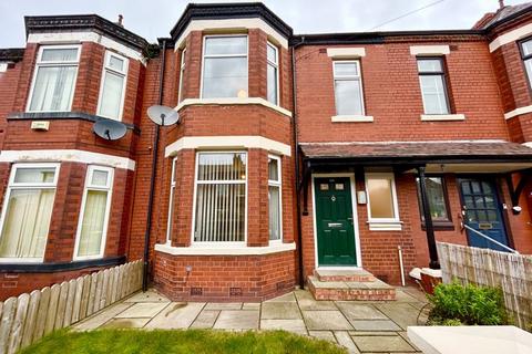 3 bedroom terraced house to rent, Cholmondeley Road, Salford