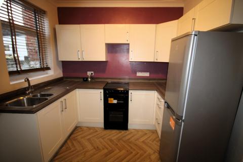 2 bedroom terraced house to rent, Carnot Street, York, YO26