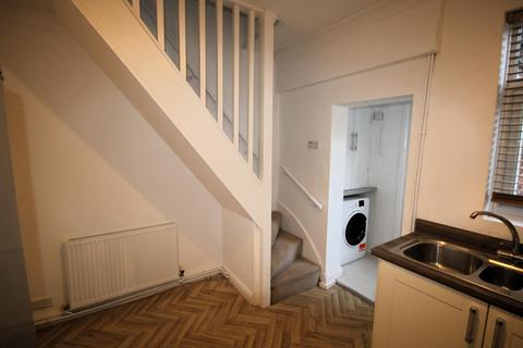 2 bedroom terraced house to rent, Carnot Street, York, YO26