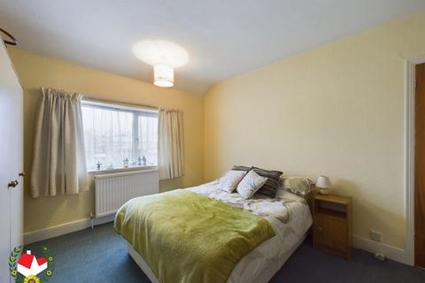 45 King Edwards Avenue, Gloucester, GL1 5DF