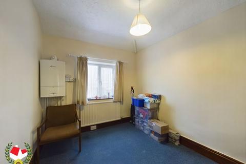 45 King Edwards Avenue, Gloucester, GL1 5DF