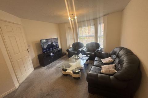 2 bedroom apartment to rent, Royal Court Drive, Heaton