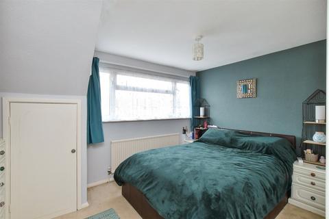 18 Bodiam Close, Seaford, BN25 3TT