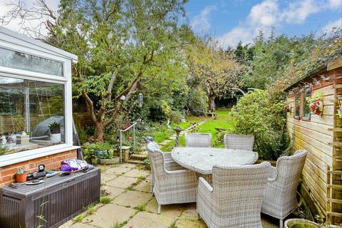 18 Bodiam Close, Seaford, BN25 3TT