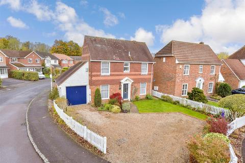 3 bedroom detached house for sale, Hoppers Way, Ashford, Kent