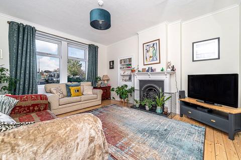 2 bedroom flat for sale, Milton Road, Kirkcaldy