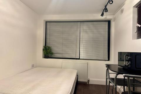 Studio to rent, Martin close, Windsor, Sl4 5sp