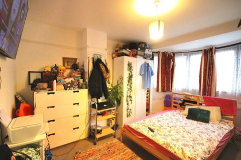 4 bedroom terraced house to rent, CARLYON AVENUE, HARROW, MIDDLESEX, HA2 8SN