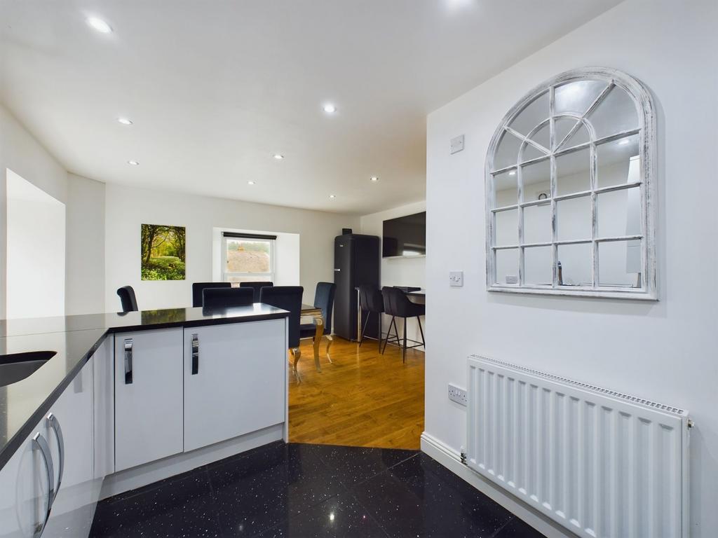 Kitchen/ dining room