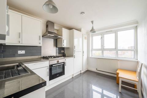 2 bedroom flat to rent, London E3