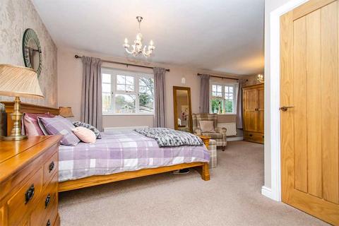 3 Anglesey Hollow, Hednesford, Cannock, WS12 1BX