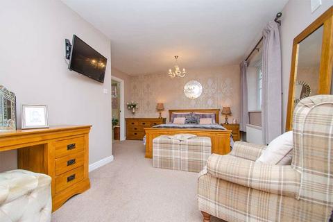 3 Anglesey Hollow, Hednesford, Cannock, WS12 1BX