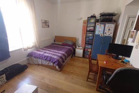 1 bedroom apartment to rent, Brunswick Square, Bristol BS2