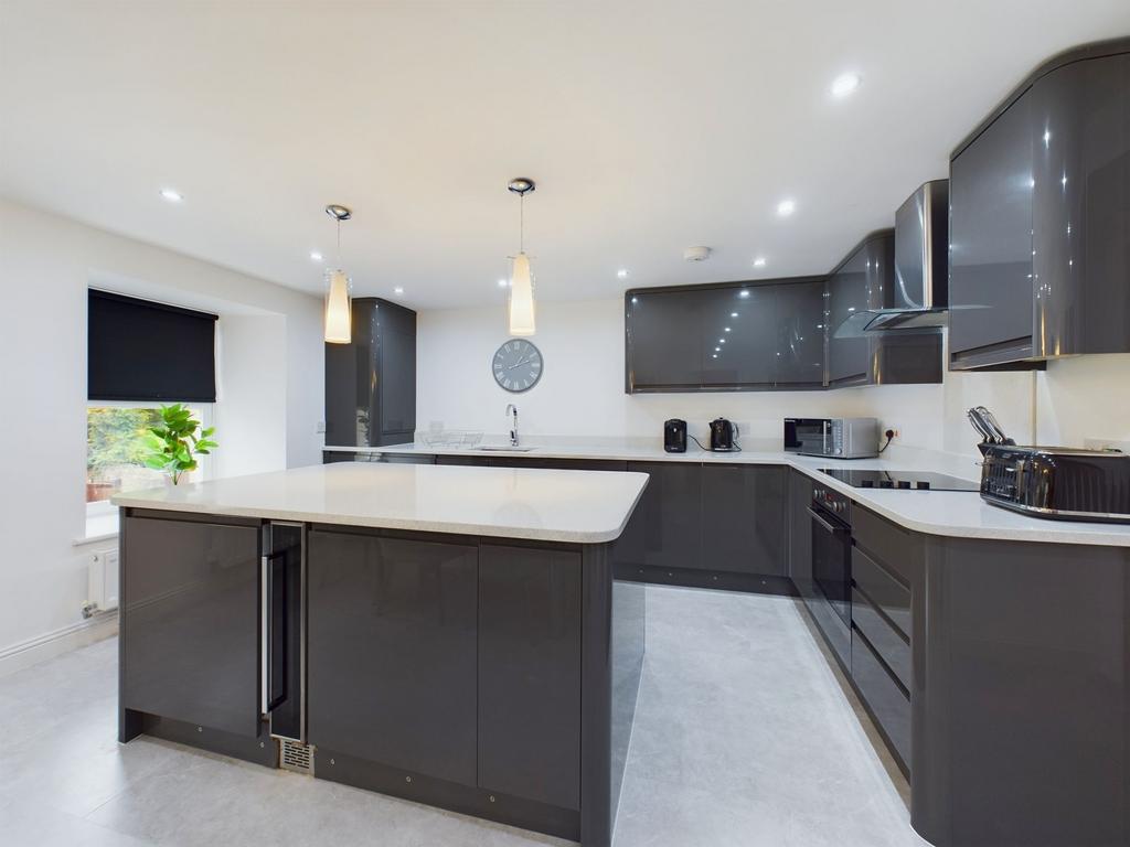 Kitchen/ dining room