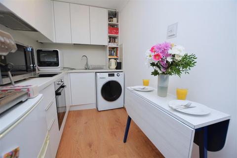 Studio for sale, Wilkins Close, Mitcham CR4