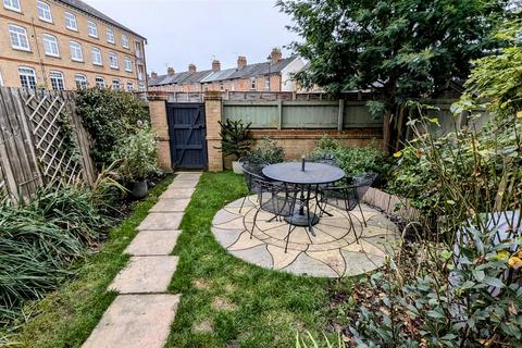 4 bedroom terraced house for sale, Roughmoor Close, Taunton