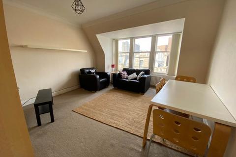 2 bedroom flat to rent, 12 5R Whitehall Crescent, ,