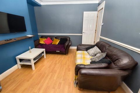 2 bedroom terraced house for sale, Roseneath Street, Leeds, West Yorkshire