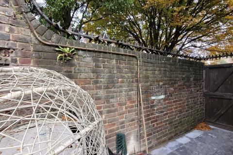 undefined, Marriott Road, London