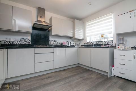 3 bedroom semi-detached house for sale, Priorslee, Telford TF2