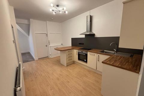 2 bedroom apartment to rent, Flat 3,  Thorne Road, Doncaster