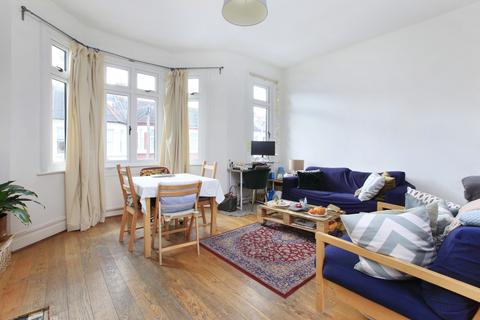 3 bedroom terraced house to rent, Gaskarth Road, Lonon SW12