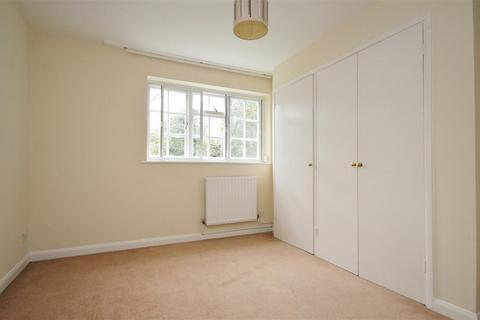 1 bedroom apartment to rent, West Drive, Hurst RG10