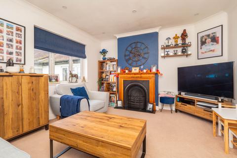 16 The Maisonettes, Sutton, SM1 2LQ